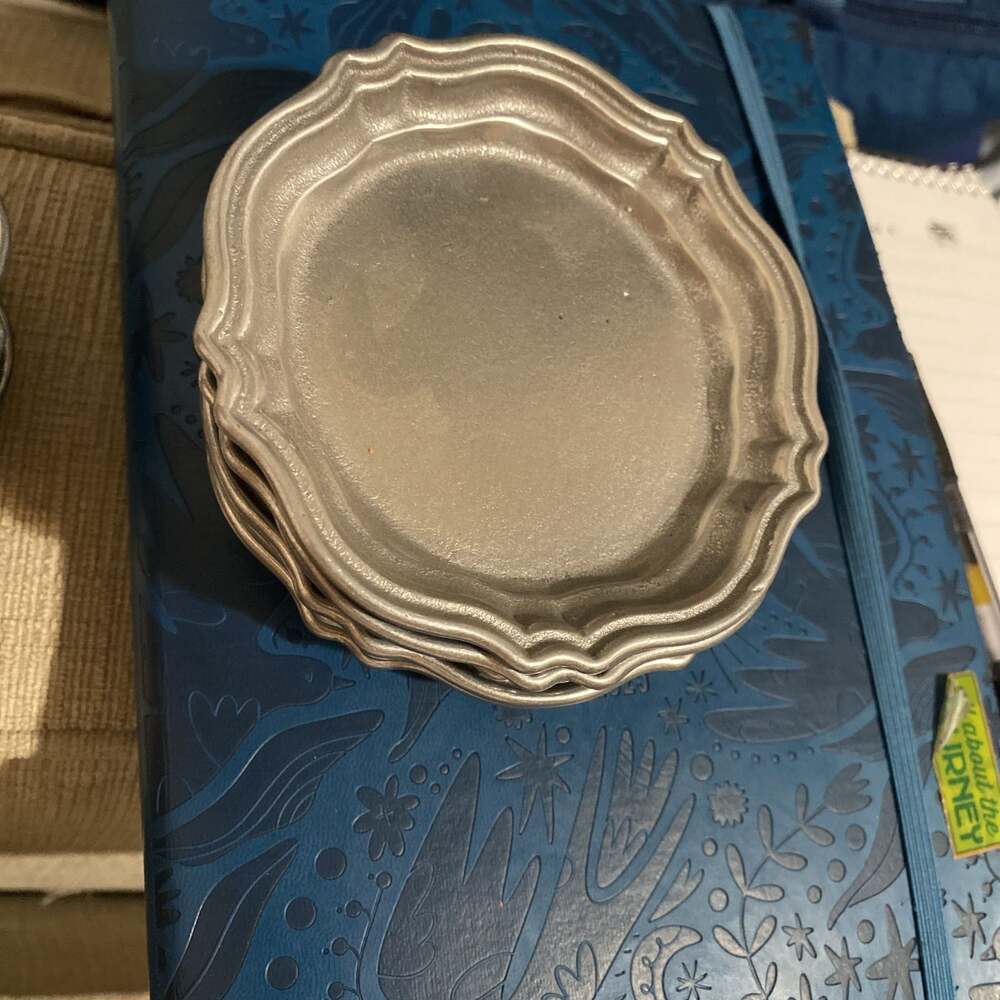 Oneida Vintage Cambridge Colonial Pewter Scalloped Coasters -6 count